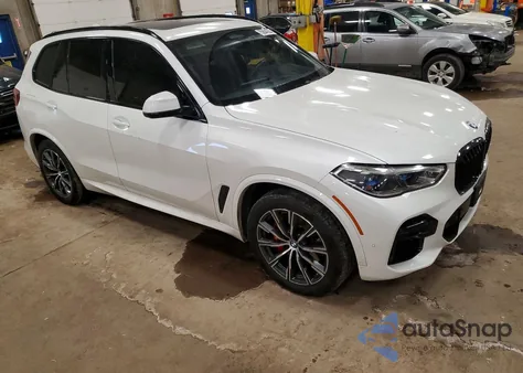 2022 BMW X5 xDrive40I z USA, uszkodzony, nr VIN 5UXCR6C09N9L28178